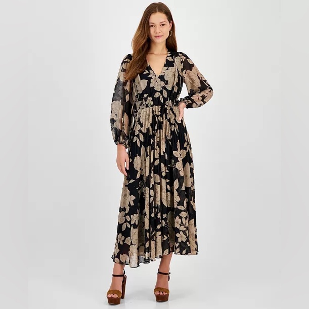 Taylor Women's Floral Chiffon Pleated Dress. NWT. Retail: $148. Asking:$89.